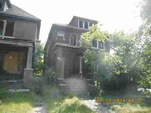 4400 St Clair (2)_m.jpg